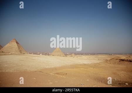 Vue panoramique sur les pyramides de Gizeh Banque D'Images