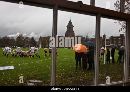 Un match de rugby a été joué à 'The Close', à l'école de rugby, le même terrain de rugby où ce sport aurait été inventé par William Webb Ellis en 1823. Banque D'Images