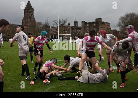 Un match de rugby a été joué à 'The Close', à l'école de rugby, le même terrain de rugby où ce sport aurait été inventé par William Webb Ellis en 1823. Banque D'Images