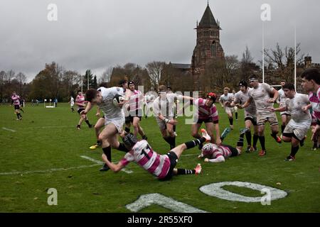 Un match de rugby a été joué à 'The Close', à l'école de rugby, le même terrain de rugby où ce sport aurait été inventé par William Webb Ellis en 1823. Banque D'Images