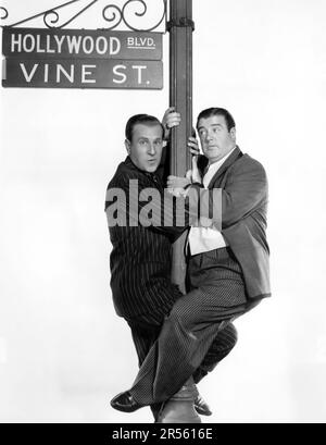 BUD ABBOTT ET LOU COSTELLO À ABBOTT ET COSTELLO À HOLLYWOOD (1945), DIRIGÉ PAR S. SYLVAN SIMON. Crédit: M.G.M. / Album Banque D'Images