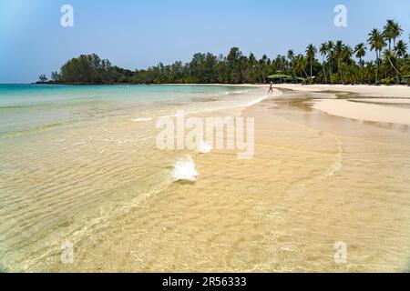 AM Strand Klong Hin Beach, Insel Ko Kut oder Koh Kood im Golf von Thailand, Asien | Klong Hin Beach, Ko Kut ou Koh Kood, île dans le golfe de Tha Banque D'Images