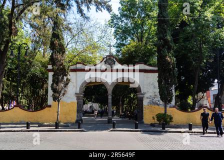 Coyoacan, Mexico, Arcos del Jardín del Centenario qui mène au jardin del Centenario Banque D'Images