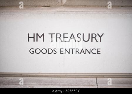 Londres, Royaume-Uni - 04 07 2023 : HM Treasury est le ministère de l'économie et des finances du gouvernement, qui contrôle les dépenses publiques. Banque D'Images