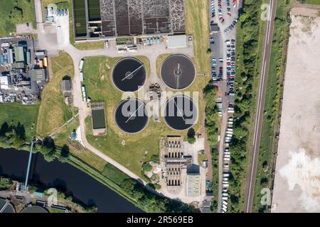 Photo de drone aérienne du village de Kirkheaton, Huddersfield dans le district de Kirklees dans le comté de West Yorkshire Angleterre montrant une grande eau r Banque D'Images