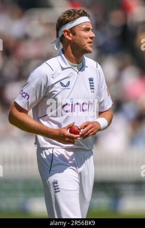 Stuart Broad de l'Angleterre pendant le LV= Insurance Day One Test Match Angleterre contre Irlande à Lords, Londres, Royaume-Uni, 1st juin 2023 (photo de Craig Thomas/News Images) à Londres, Royaume-Uni le 6/1/2023. (Photo de Craig Thomas/News Images/Sipa USA) Banque D'Images