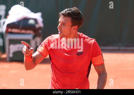 Paris, France. 01st juin 2023. Tennis : Grand Chelem/ATP Tour - French Open, doubles, hommes, 1st tours. Bublik/Fucsovics (Kazakhstan/Hongrie) - Middelkoop/Mies (pays-Bas/Allemagne). Andreas Mies est en action. Credit: Frank Molter/dpa/Alay Live News Banque D'Images