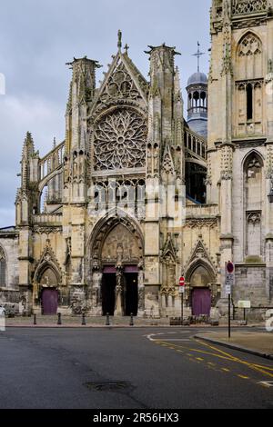 Dieppe, Normandie, France - 24 juin 2022 : Église Saint-Jaqcaques. Pas de personne, tôt le matin. Banque D'Images