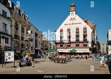 Dieppe, Normandie, France - 23 septembre 2022 : café des Tribunaux - autrefois fréquenté par Renoir, Monet, Flaubert ou Maupassant et Oscar Wilde Banque D'Images