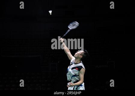 Bangkok, Thaïlande. 01st juin 2023. Ng Ka long Angus de Hong Kong joue contre Toma Junior Popov de France pendant le single de Badminton Men dans la Thaïlande Open 2023 au stade intérieur de Huamark. Toma Junior Popov a gagné plus de ng Ka long Angus 2-0 (21:17, 22:20) Credit: SOPA Images Limited/Alay Live News Banque D'Images