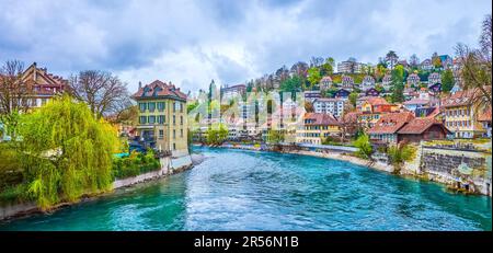 Vieux quartiers résidentiels avec des maisons pittoresques sur la rive de l'Aare à Berne, Suisse Banque D'Images