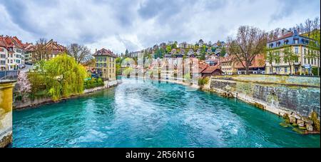 Panorama des quartiers résidentiels historiques sur les rives de l'Aare à Berne, Suisse Banque D'Images