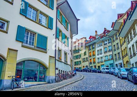 Curved Nydeggstalden est l'une des rues les plus connues du vieux quartier de Matte à Berne, en Suisse Banque D'Images