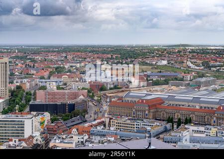 Vue aérienne depuis la Tour Panorama de Leipzig. La ville a été sévèrement bombardée à la fin de la Seconde Guerre mondiale, donc la plupart de ce que vous pouvez voir a été reconstruit depuis. Banque D'Images