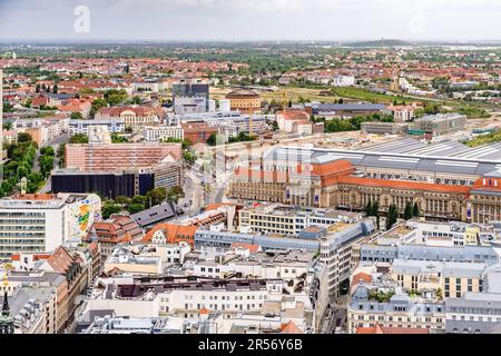 Vue aérienne depuis la Tour Panorama de Leipzig. La ville a été sévèrement bombardée à la fin de la Seconde Guerre mondiale, donc la plupart de ce que vous pouvez voir a été reconstruit depuis. Banque D'Images