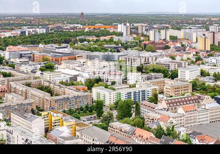 Vue aérienne depuis la Tour Panorama de Leipzig. La ville a été sévèrement bombardée à la fin de la Seconde Guerre mondiale, donc la plupart de ce que vous pouvez voir a été reconstruit depuis. Banque D'Images