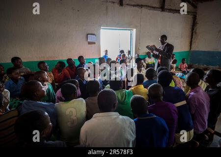 Rwanda. Lac de Burera. Autour de Kidaho. Cérémonie de religion catholique Banque D'Images