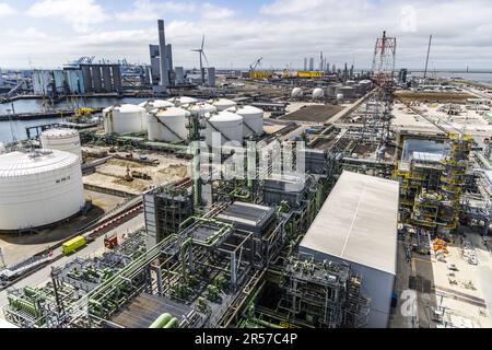 ROTTERDAM - vue d'ensemble de la raffinerie de Neste sur le Maasvlakte. Le biodiesel et bientôt le carburant durable pour avions sont produits ici. ANP JEFFREY GROENEWEG pays-bas hors - belgique hors Banque D'Images