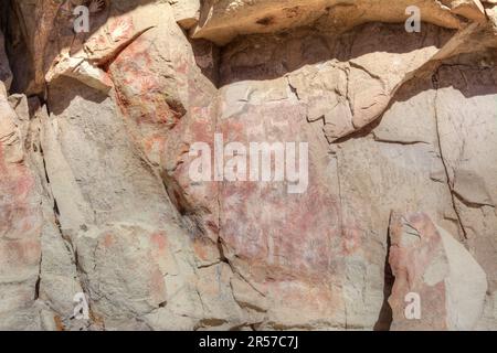 Art préhistorique - empreintes à la main dans la grotte de Cueva de las Manos et complexe de sites d'art rupestre dans la province de Santa Cruz, en Argentine Banque D'Images