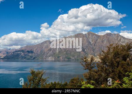 Une journée d'été au lac Hawea Banque D'Images