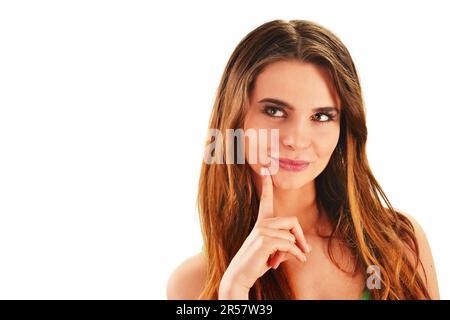 Portrait d'une belle jeune femme pense isolé sur fond blanc Banque D'Images