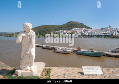 Statue, Rio Guadiana, Alcoutim, Algarve, Portugal Banque D'Images