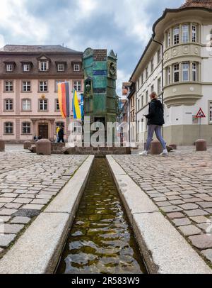 Villingen-Schwenningen, Allemagne - 30 avril 2023 : place de la vieille ville de Villingen-Schwenningen, ville médiévale au sud-ouest du Bade-Wurtemberg. Banque D'Images