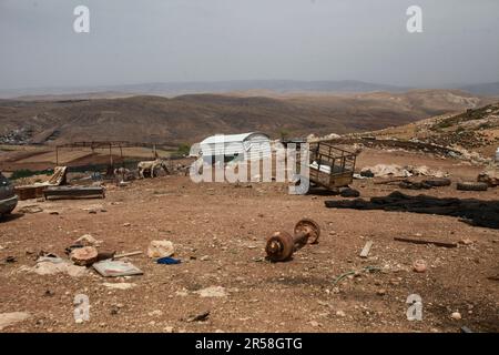 Vallée du Jourdain, Palestine. 01st juin 2023. Vue sur le khirbet, menacé de démolition par l'armée israélienne, dans la vallée du Jourdain, dans le nord de la Cisjordanie occupée. Aujourd'hui, 1 juin, le gouvernement israélien a livré onze ordres pour démolir des maisons pour les résidents de ce khirbet, qui est situé près de l'avant-poste illégal de Koki. Crédit : SOPA Images Limited/Alamy Live News Banque D'Images