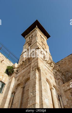 Le Minaret Ghawanima. La partie sud du Mont du Temple et du Minaret Bab el Ghawanima dans la vieille ville de Jérusalem en Israël Banque D'Images