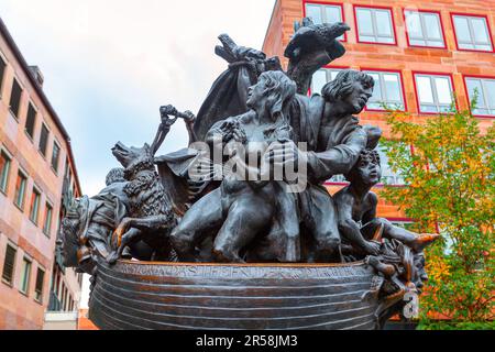 Sculpture du navire de Fools basée à Nuremberg . Statue de Narrenschiff dans le centre-ville de Nuremberg Banque D'Images