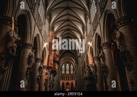 L'intérieur de St. Michael et St. Cathédrale de Gudula - Bruxelles, Belgique Banque D'Images