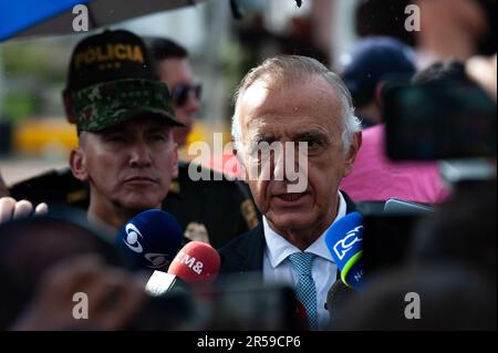 Bogota, Colombie. 29th mai 2023. Le ministre colombien de la défense, Ivan Velasquez, donne une conférence de presse lors d'un événement de reconnaissance des honneurs militaires à Bogota, Colombie, 20 mai 2023. Photo de: CHEPA Beltran/long Visual Press crédit: Long Visual Press/Alay Live News Banque D'Images