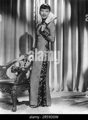 ANNA MAY WONG 1937 Portrait publicitaire pour Paramount Pictures Banque D'Images