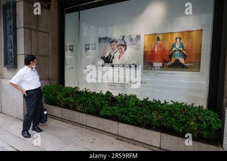 PHOTOS DU COUPLE IMPÉRIAL AU MAGASIN PHARE DE TAKASHIMAYA Banque D'Images