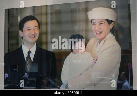 PHOTOS DU COUPLE IMPÉRIAL AU MAGASIN PHARE DE TAKASHIMAYA Banque D'Images