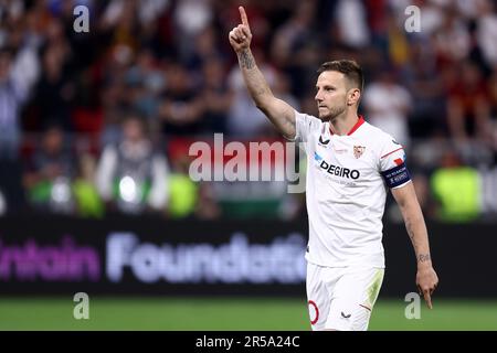 Ivan Rakitique du FC Séville célèbre à la fin du match final de l'UEFA Europa League entre le FC Séville et comme Roma à l'arène de Puskas sur 31 mai 2023 à Budapest, Hongrie . Banque D'Images