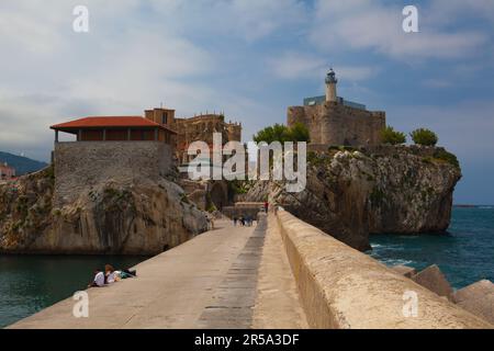 Cathédrale Santa Maria de la Asunción et château médiéval de Castro Banque D'Images