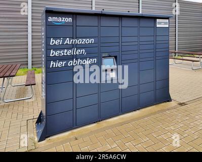 Amazon Hub Locker au centre de tri Amazon DTM9, station de ramassage, Allemagne, Rhénanie-du-Nord-Westphalie, région de la Ruhr, Witten Banque D'Images