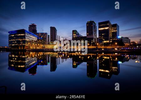 MediaCityUK Waterfront développement de Salford Quays à GTR Manchester qui abrite dock10 studios de télévision. Banque D'Images