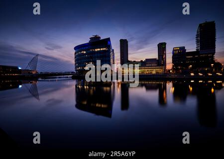 MediaCityUK Waterfront développement de Salford Quays à GTR Manchester qui abrite dock10 studios de télévision. Banque D'Images