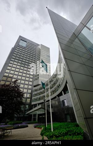 Amsterdam, pays-Bas - 25 mai 2022: ABN Amro siège dans le quartier des affaires de Zuidas. Vue grand angle. Banque D'Images