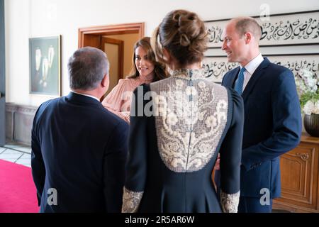 Amman, Jordanie. 01st juin 2023. Leurs Majestés le roi Abdallah II et la reine Rania Al Abdullah reçoivent des membres de la famille royale hachémite et des invités distingués le prince et la princesse de Galles, William et Kate à Amman, en Jordanie, sur 1 juin 2023. (Photo de la Cour royale hachémite RHC via Credit: SIPA USA/Alamy Live News Banque D'Images