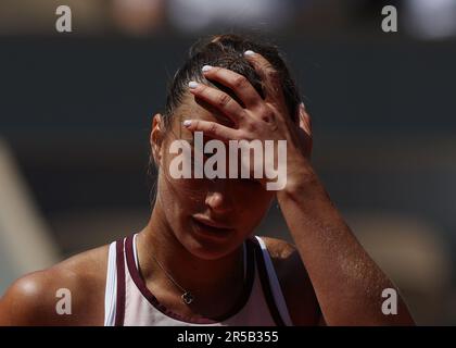 Paris, France. 2nd juin 2023. Aryna Sabalenka, de Biélorussie, réagit lors du troisième tour de match des femmes célibataires contre Kamilla Rakhimova, de Russie, au tournoi de tennis ouvert à Paris, France, 2 juin 2023. Credit: Gao Jing/Xinhua/Alamy Live News Banque D'Images