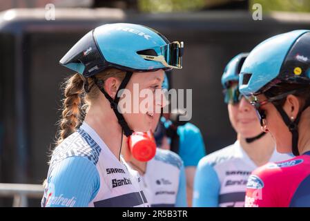 Elynor Backstedt de Trek Segafredo copilote dans la course sur route classique UCI Women's WorldTour Stage 3 de 2023 Ford RideLondon cyclisme event à Londres Banque D'Images