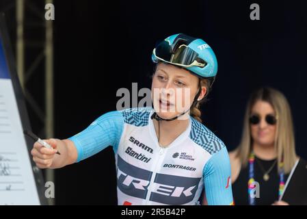 Elynor Backstedt de Trek Segafredo copilote dans la course sur route classique UCI Women's WorldTour Stage 3 de 2023 Ford RideLondon cyclisme event à Londres Banque D'Images