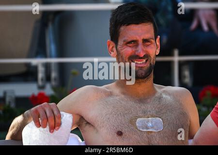 Paris, France, France. 2nd juin 2023. Novak DJOKOVIC de Serbie pendant la sixième journée de Roland-Garros 2023, Open de France 2023, Grand Chelem tournoi de tennis au stade Roland-Garros sur 02 juin 2023 à Paris, France. (Credit image: © Matthieu Mirville/ZUMA Press Wire) USAGE ÉDITORIAL SEULEMENT! Non destiné À un usage commercial ! Banque D'Images