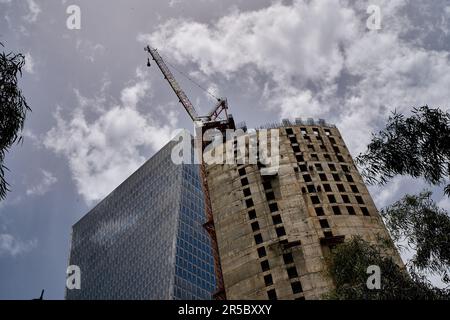 Tour Azrieli Sarona et construction à proximité à tel-Aviv, Israël Banque D'Images