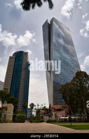 Tour Azrieli Sarona près du complexe gouvernemental de tel-Aviv, Israël Banque D'Images