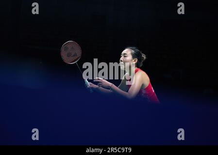 Bangkok, Thaïlande. 02nd juin 2023. Michelle Li du Canada joue contre Carolina Marin de l'Espagne pendant le single Badminton Womenís dans le Thailand Open 2023 au stade intérieur de Huamark. Carolina Marin a gagné Michelle Li 2:0 (21:19, 21:12). Crédit : SOPA Images Limited/Alamy Live News Banque D'Images