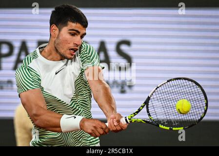 Paris, France, France. 2nd juin 2023. Carlos ALCARAZ d'Espagne au cours de la sixième journée de Roland-Garros 2023, Open de France 2023, Grand Chelem tournoi de tennis au stade Roland-Garros sur 02 juin 2023 à Paris, France. (Credit image: © Matthieu Mirville/ZUMA Press Wire) USAGE ÉDITORIAL SEULEMENT! Non destiné À un usage commercial ! Banque D'Images